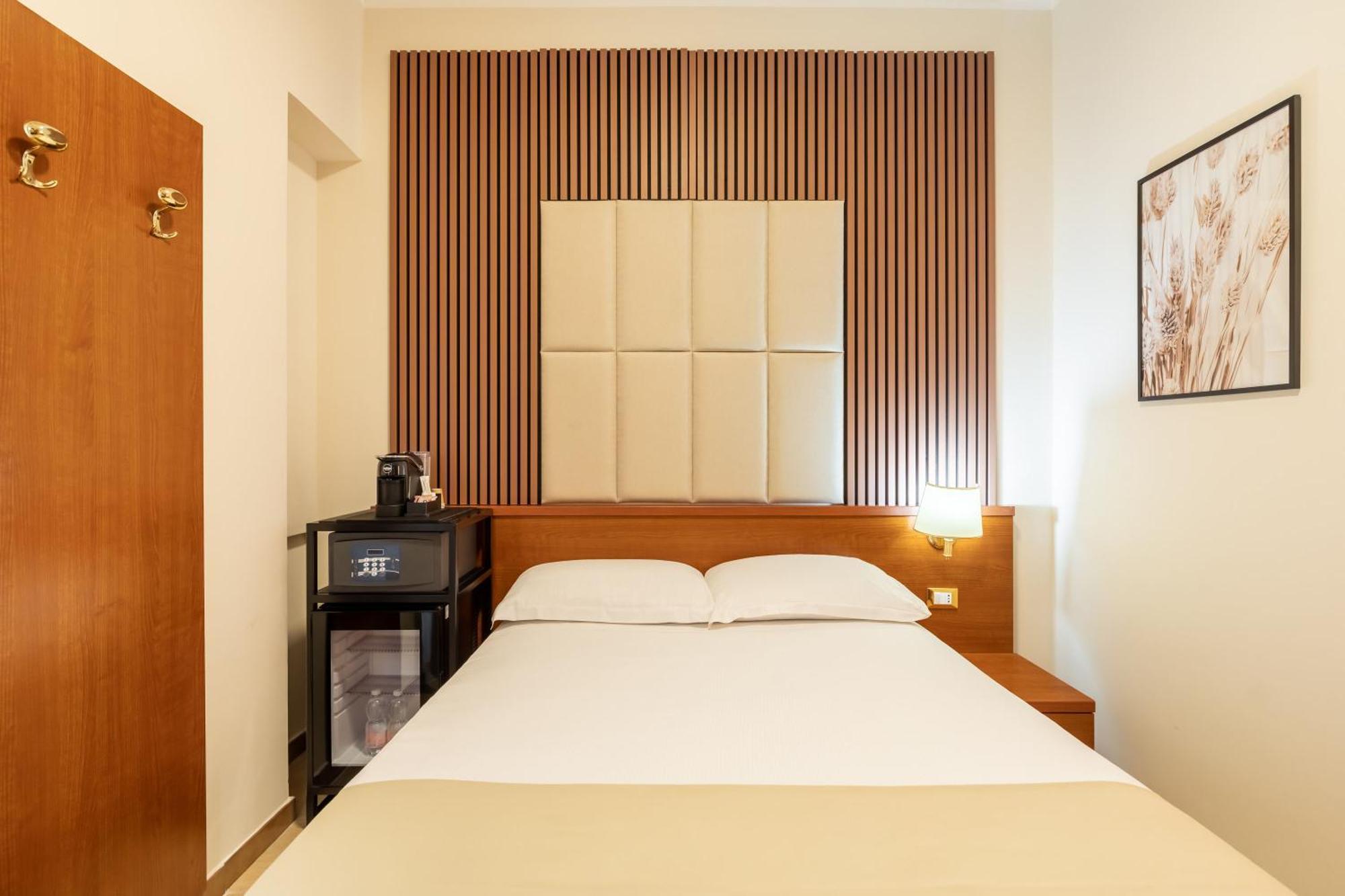 Albadomus Affittacamere O Guesthouse ローマ エクステリア 写真