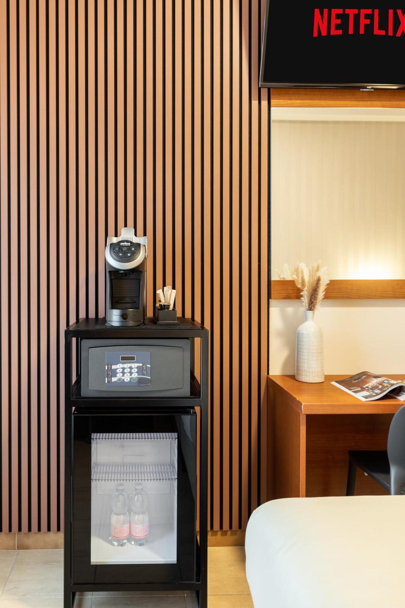 Albadomus Affittacamere O Guesthouse ローマ エクステリア 写真
