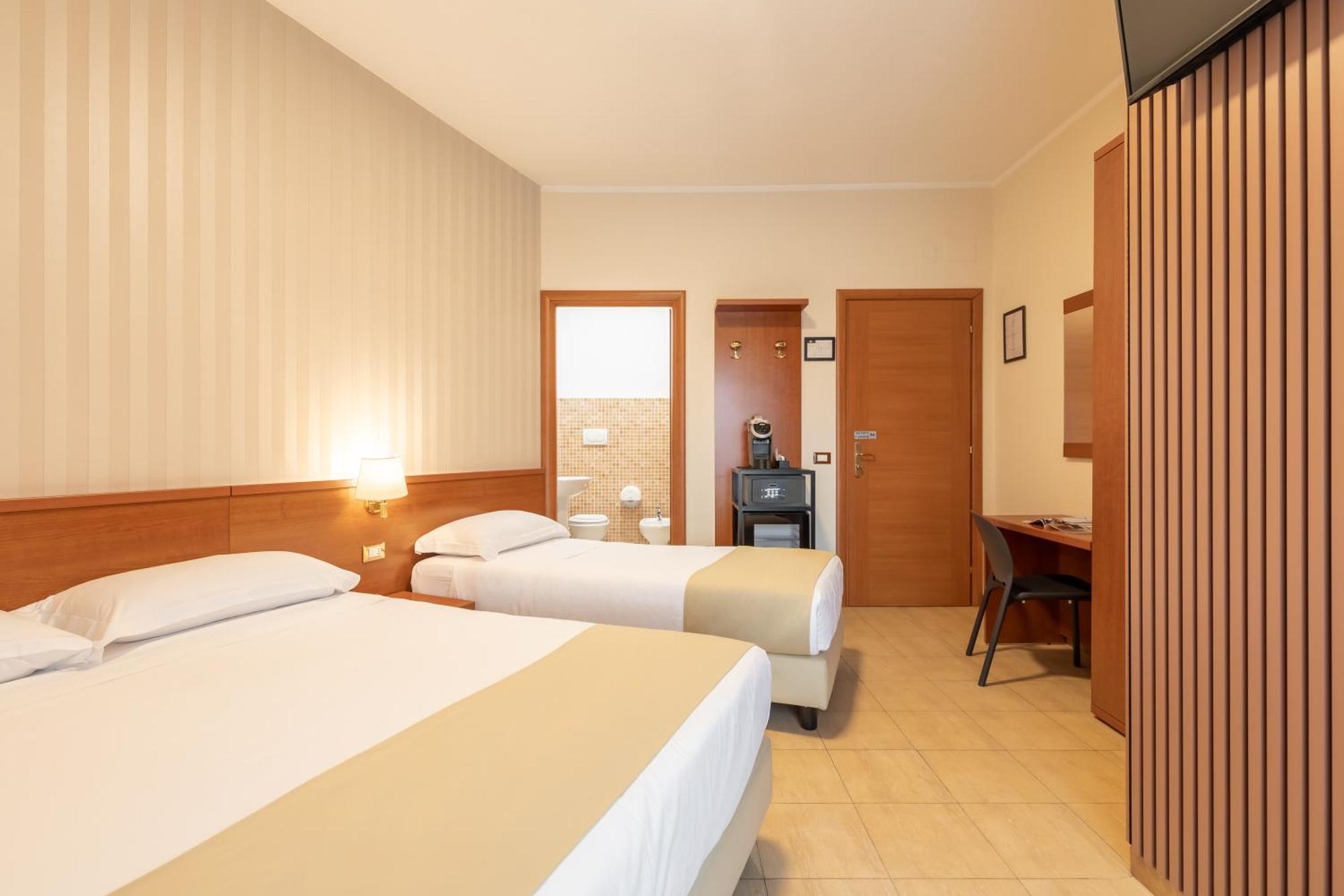 Albadomus Affittacamere O Guesthouse ローマ エクステリア 写真